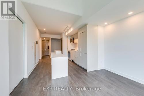 303 - 370 Martha Street, Burlington, ON - Indoor Photo Showing Other Room