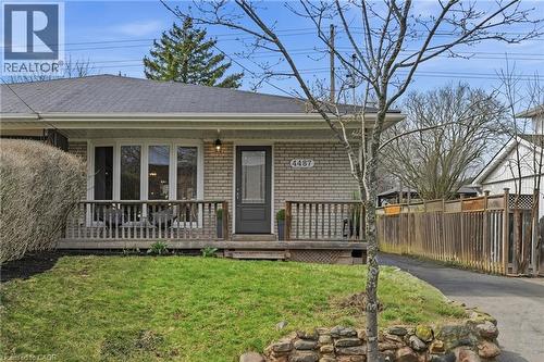 4487 BENNETT Road  Burlington, ON L7L 1Y5