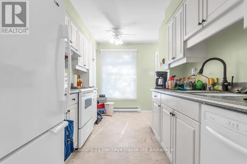 18 - 1 Lamers Court, Tillsonburg, ON - Indoor Photo Showing Kitchen