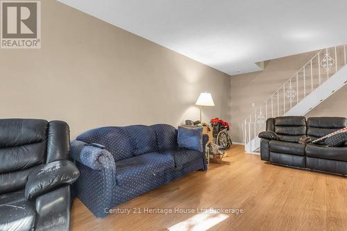 18 - 1 Lamers Court, Tillsonburg, ON - Indoor Photo Showing Living Room