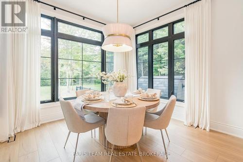 4 Sycamore Circle, Springwater, ON - Indoor Photo Showing Dining Room