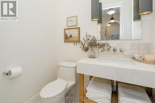 4 Sycamore Circle, Springwater, ON - Indoor Photo Showing Bathroom