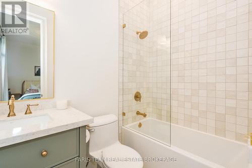 4 Sycamore Circle, Springwater, ON - Indoor Photo Showing Bathroom
