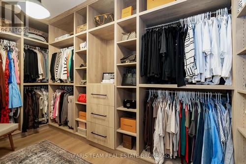 4 Sycamore Circle, Springwater, ON - Indoor With Storage