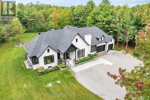4 Sycamore Circle, Springwater, ON - Outdoor