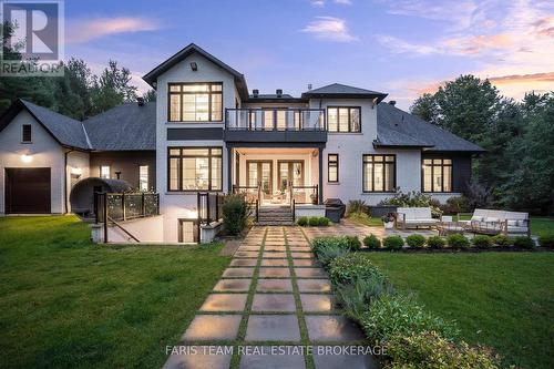 4 Sycamore Circle, Springwater, ON - Outdoor