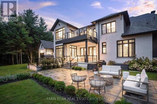 4 Sycamore Circle, Springwater, ON - Outdoor