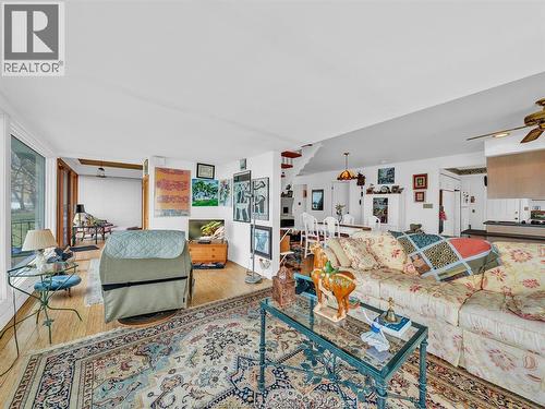 278 Robson Road, Leamington, ON - Indoor Photo Showing Living Room