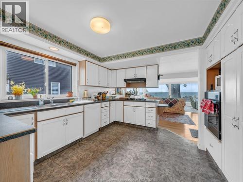 278 Robson Road, Leamington, ON - Indoor Photo Showing Kitchen