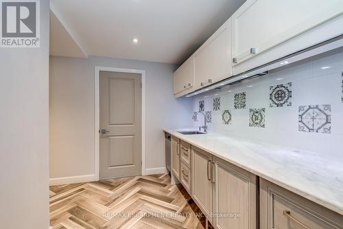 4306 Lakeshore Road, Burlington, ON - Indoor