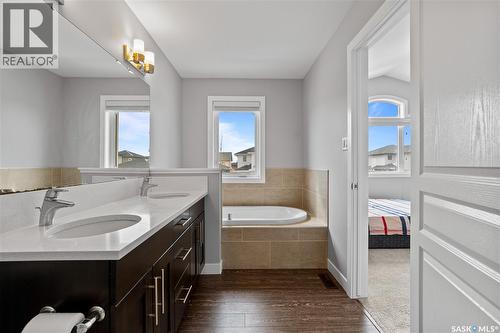 4810 Green Brooks Way E, Regina, SK - Indoor Photo Showing Bathroom