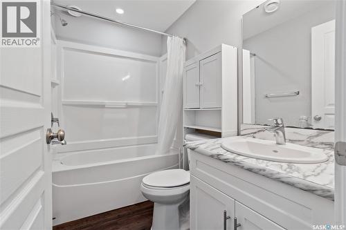 4810 Green Brooks Way E, Regina, SK - Indoor Photo Showing Bathroom