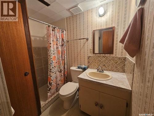 335 Aspen Drive, Swift Current, SK - Indoor Photo Showing Bathroom