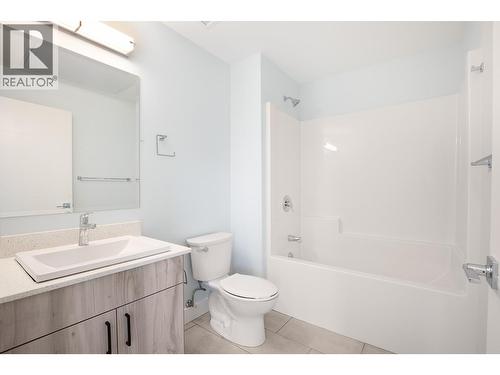 215 Royal Avenue Unit# 402, Kamloops, BC - Indoor Photo Showing Bathroom