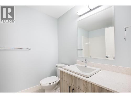 215 Royal Avenue Unit# 204, Kamloops, BC - Indoor Photo Showing Bathroom