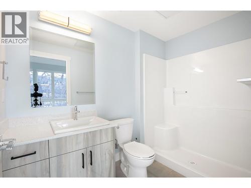215 Royal Avenue Unit# 204, Kamloops, BC - Indoor Photo Showing Bathroom