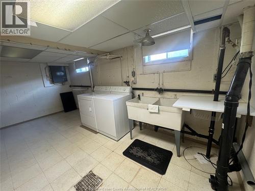 3027 Walker Road Unit# C, Windsor, ON - Indoor Photo Showing Laundry Room
