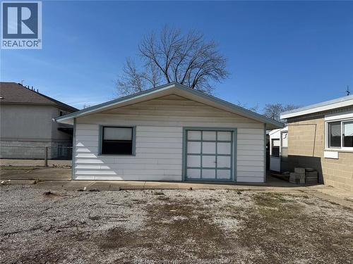 3027 Walker Road Unit# C, Windsor, ON - Outdoor