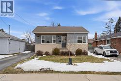 208 EAST 44TH Street  Hamilton, ON L8T 3H6