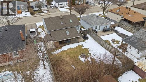 Ready to see the sweetest home on the Hamilton mountain? Bring your cheque book! You're gonna love this one! - 208 East 44Th Street, Hamilton, ON - Outdoor