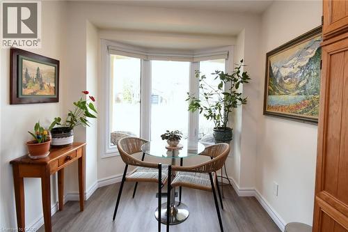 Eat-in Kitchen featuring large bay window - 3200 Greenbough Crescent, Burlington, ON - Indoor