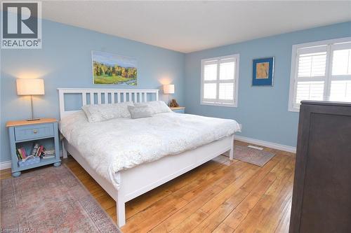 Relaxing spacious primary Bedroom - 3200 Greenbough Crescent, Burlington, ON - Indoor Photo Showing Bedroom