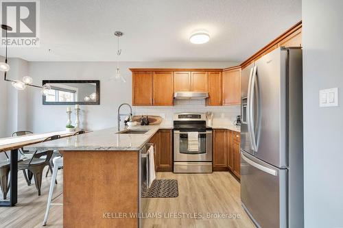125 Hagerman Crescent, St. Thomas, ON - Indoor Photo Showing Kitchen With Upgraded Kitchen