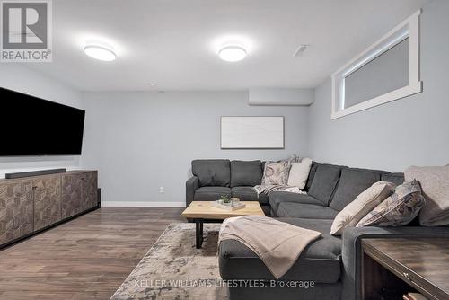 125 Hagerman Crescent, St. Thomas, ON - Indoor Photo Showing Living Room