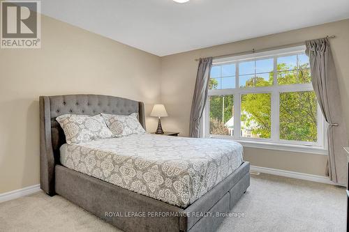 318 Iona Street, Ottawa, ON - Indoor Photo Showing Bedroom