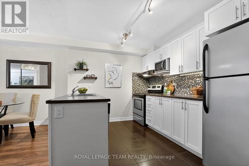 130A Lindenshade Drive, Ottawa, ON - Indoor Photo Showing Kitchen