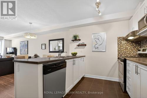 130A Lindenshade Drive, Ottawa, ON - Indoor Photo Showing Kitchen