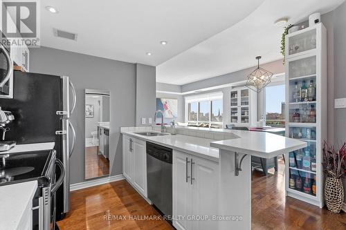 809 - 200 Rideau Street, Ottawa, ON - Indoor Photo Showing Kitchen
