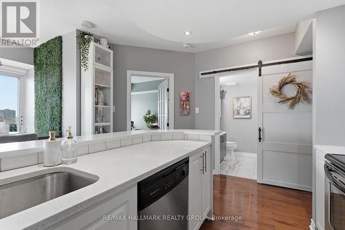 809 - 200 Rideau Street, Ottawa, ON - Indoor Photo Showing Kitchen