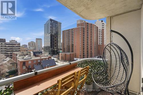 809 - 200 Rideau Street, Ottawa, ON - Outdoor