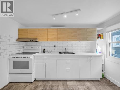 758 Pierre Unit# 2, Windsor, ON - Indoor Photo Showing Kitchen