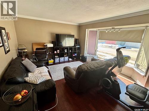1 Davidson Crescent, Saskatoon, SK - Indoor Photo Showing Living Room