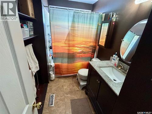1 Davidson Crescent, Saskatoon, SK - Indoor Photo Showing Bathroom