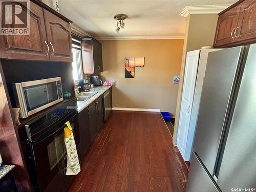 1 Davidson Crescent, Saskatoon, SK - Indoor Photo Showing Kitchen