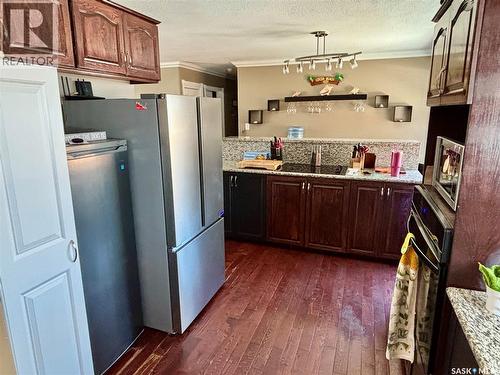 1 Davidson Crescent, Saskatoon, SK - Indoor Photo Showing Kitchen