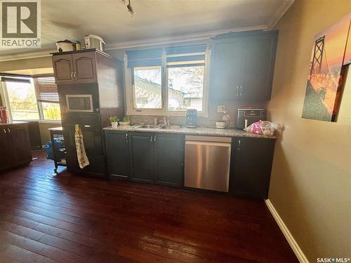 1 Davidson Crescent, Saskatoon, SK - Indoor Photo Showing Kitchen