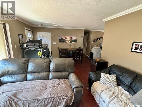 1 Davidson Crescent, Saskatoon, SK - Indoor Photo Showing Living Room