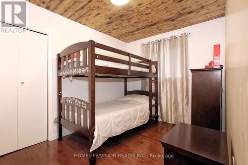 1807 Tiny Beaches Road S, Tiny, ON - Indoor Photo Showing Bedroom