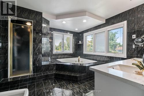 2339 Glengarry Road, Mississauga, ON - Indoor Photo Showing Bathroom