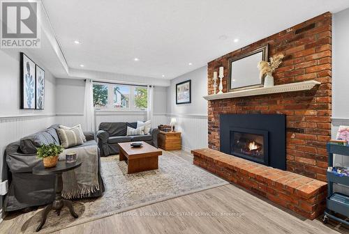 578 Holly Hill Crescent, Burlington, ON - Indoor Photo Showing Living Room With Fireplace