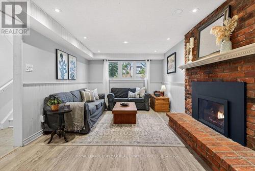 578 Holly Hill Crescent, Burlington, ON - Indoor Photo Showing Living Room With Fireplace
