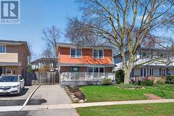 141 OAKDALE DRIVE Oakville, ON L6H 1J4