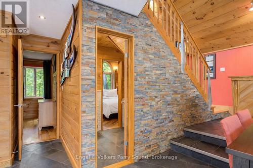 139 Manitou Drive, Mckellar, ON - Indoor Photo Showing Other Room