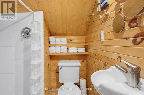 139 Manitou Drive, Mckellar, ON - Indoor Photo Showing Bathroom