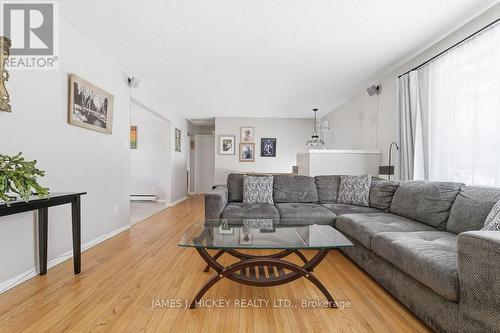 101 Frontenac Crescent, Deep River, ON - Indoor Photo Showing Living Room