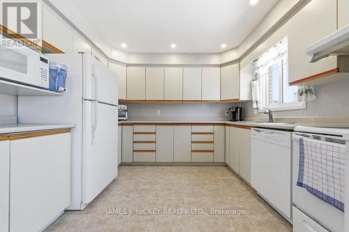101 Frontenac Crescent, Deep River, ON - Indoor Photo Showing Kitchen